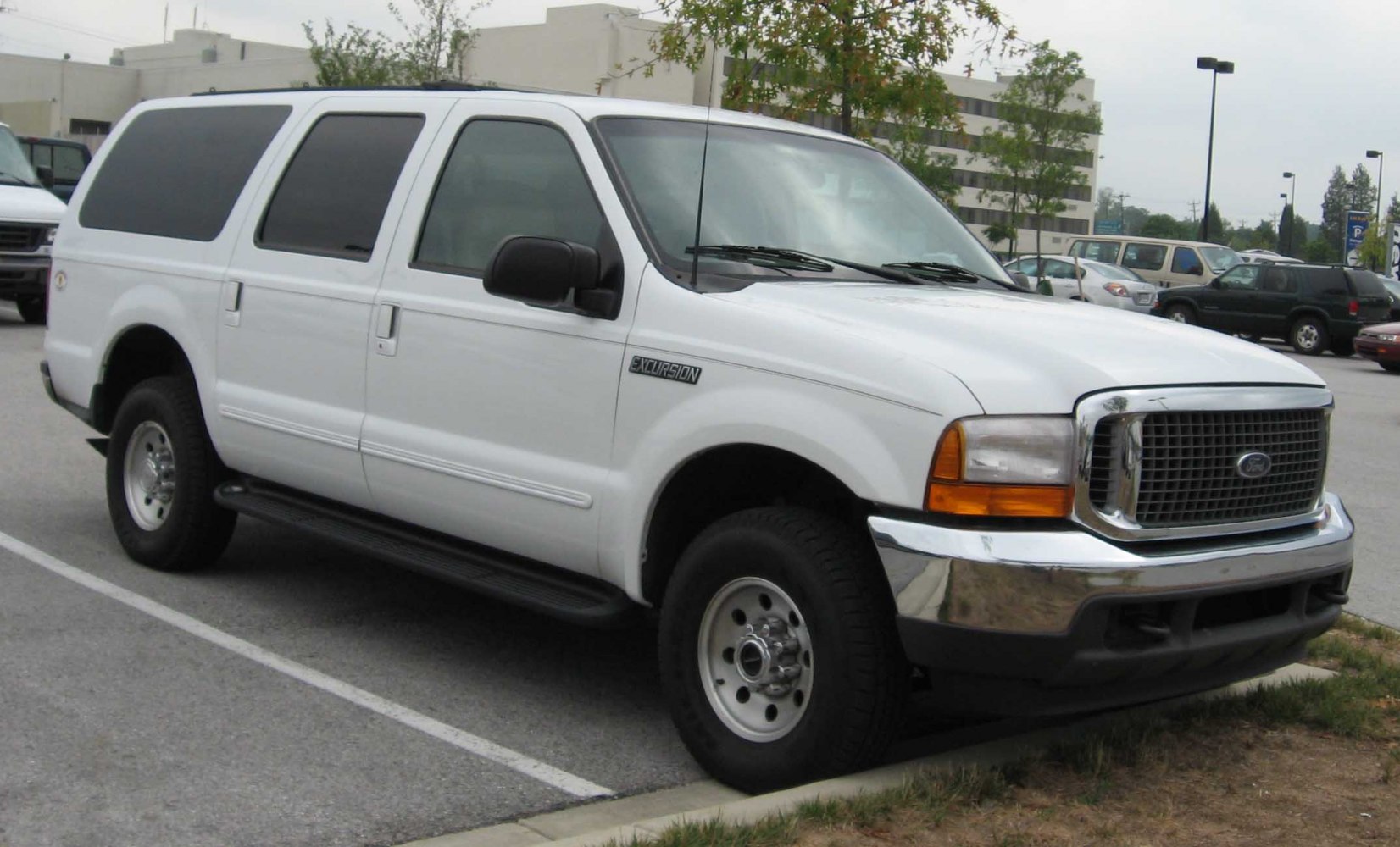 Ford Excursion 6.8 (314 Hp) 4WD Automatic