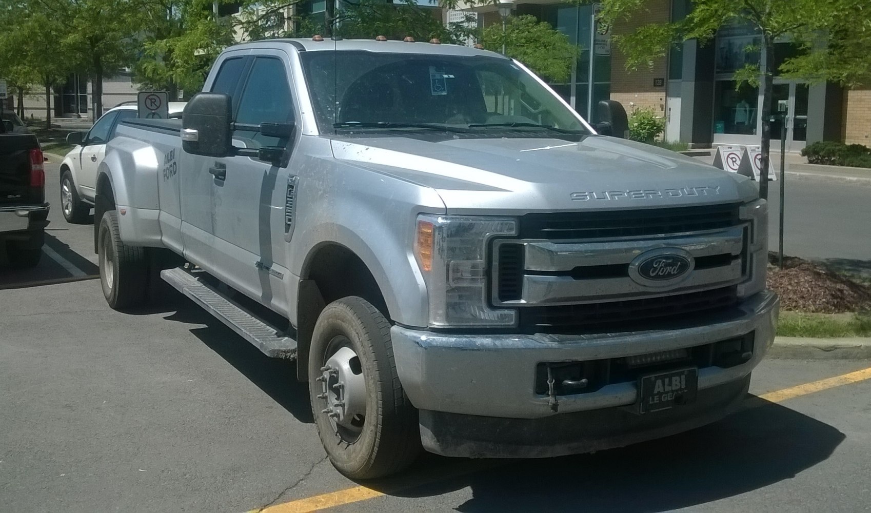 Ford F-350 Super Duty 6.2 V8 (385 Hp) Automatic DRW