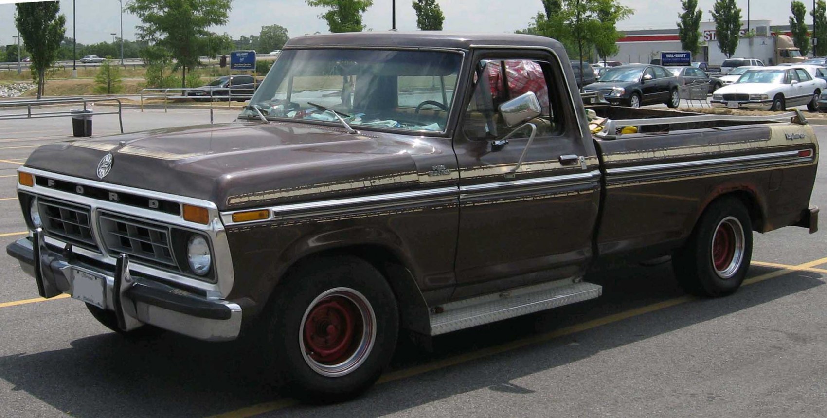 Ford F-Series F-100/F-150 7.5 460 V8 (220 Hp) Automatic