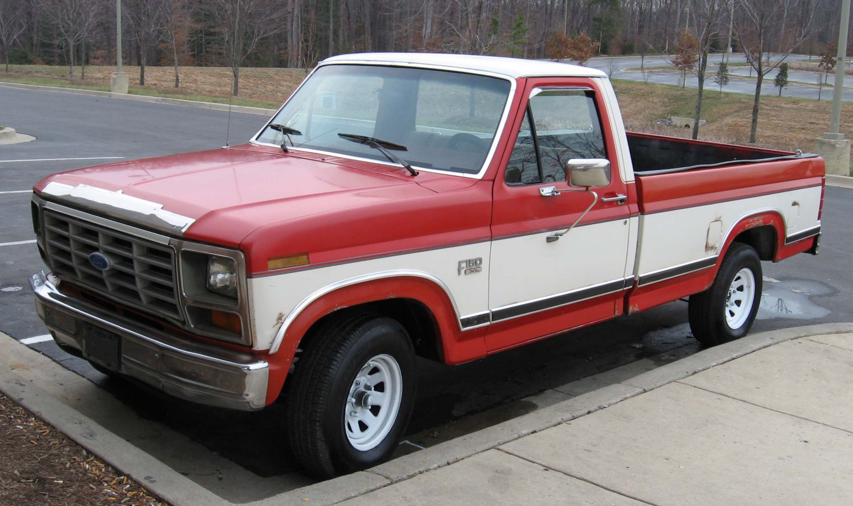 Ford F-Series F-100/F-150 4.9 Six (125 Hp) Automatic