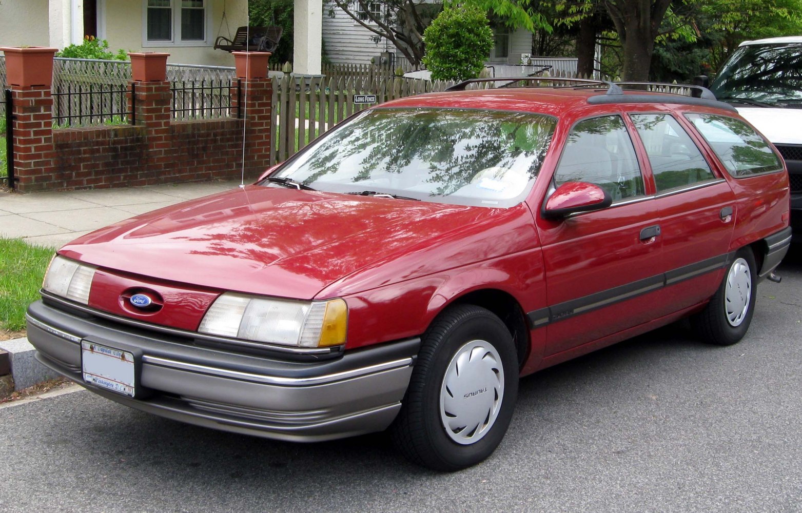 Ford Taurus 3.0 V6 (142 Hp) Automatic