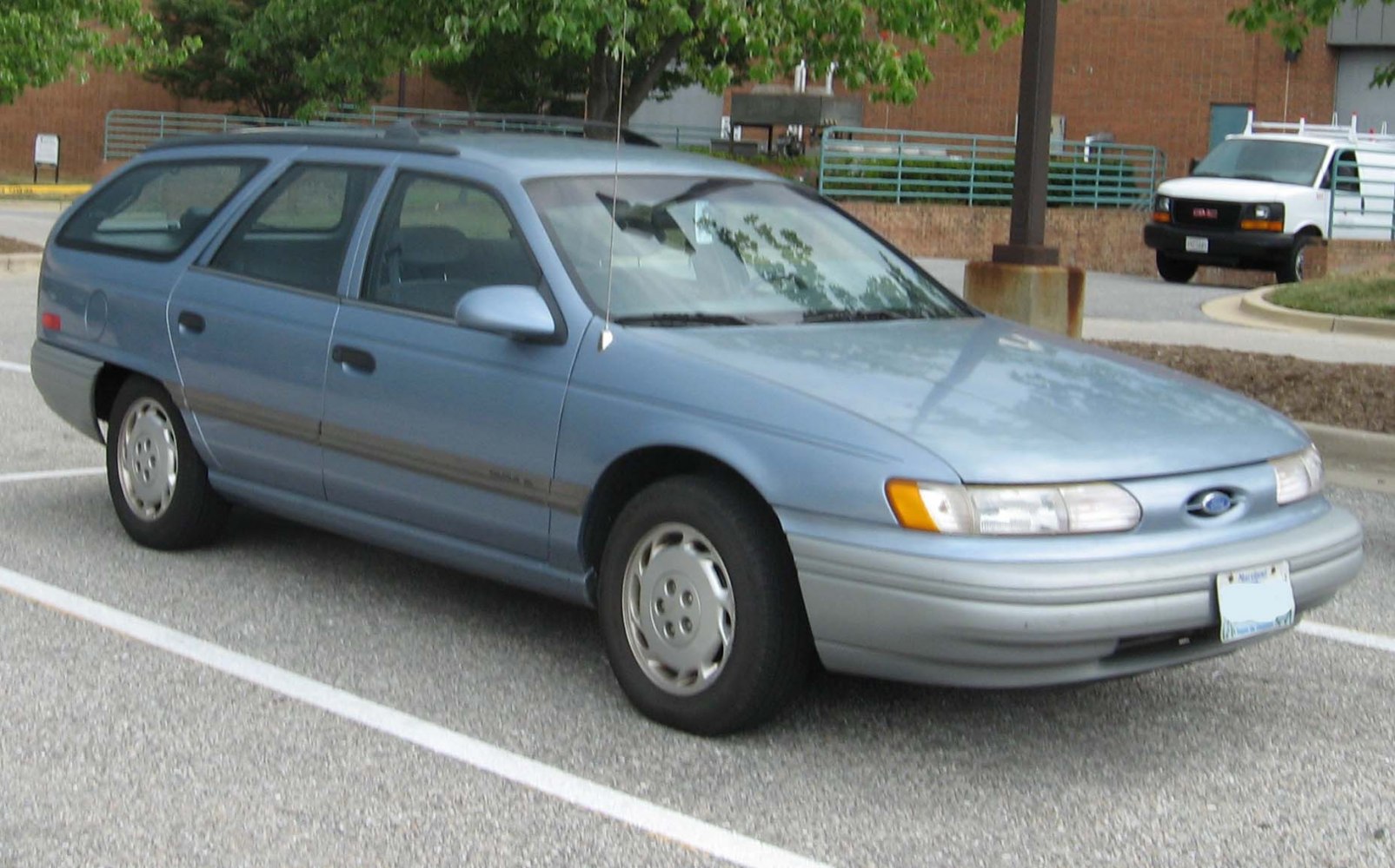 Ford Taurus 3.0 V6 (141 Hp) Automatic