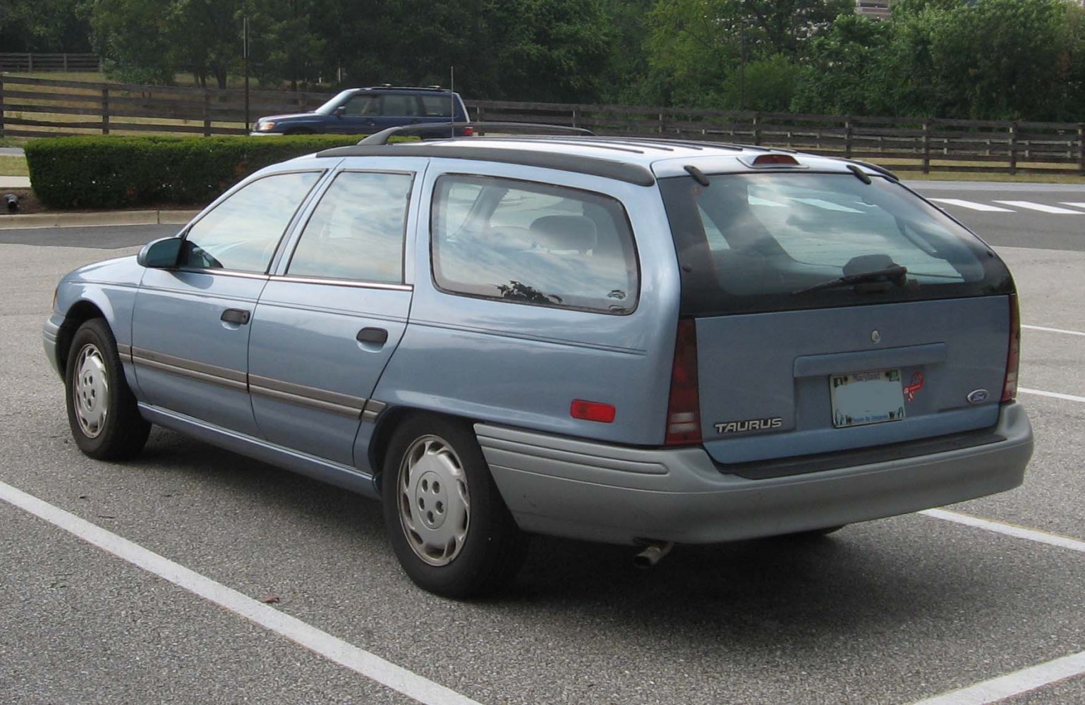 Ford Taurus 3.0 V6 (141 Hp) Automatic