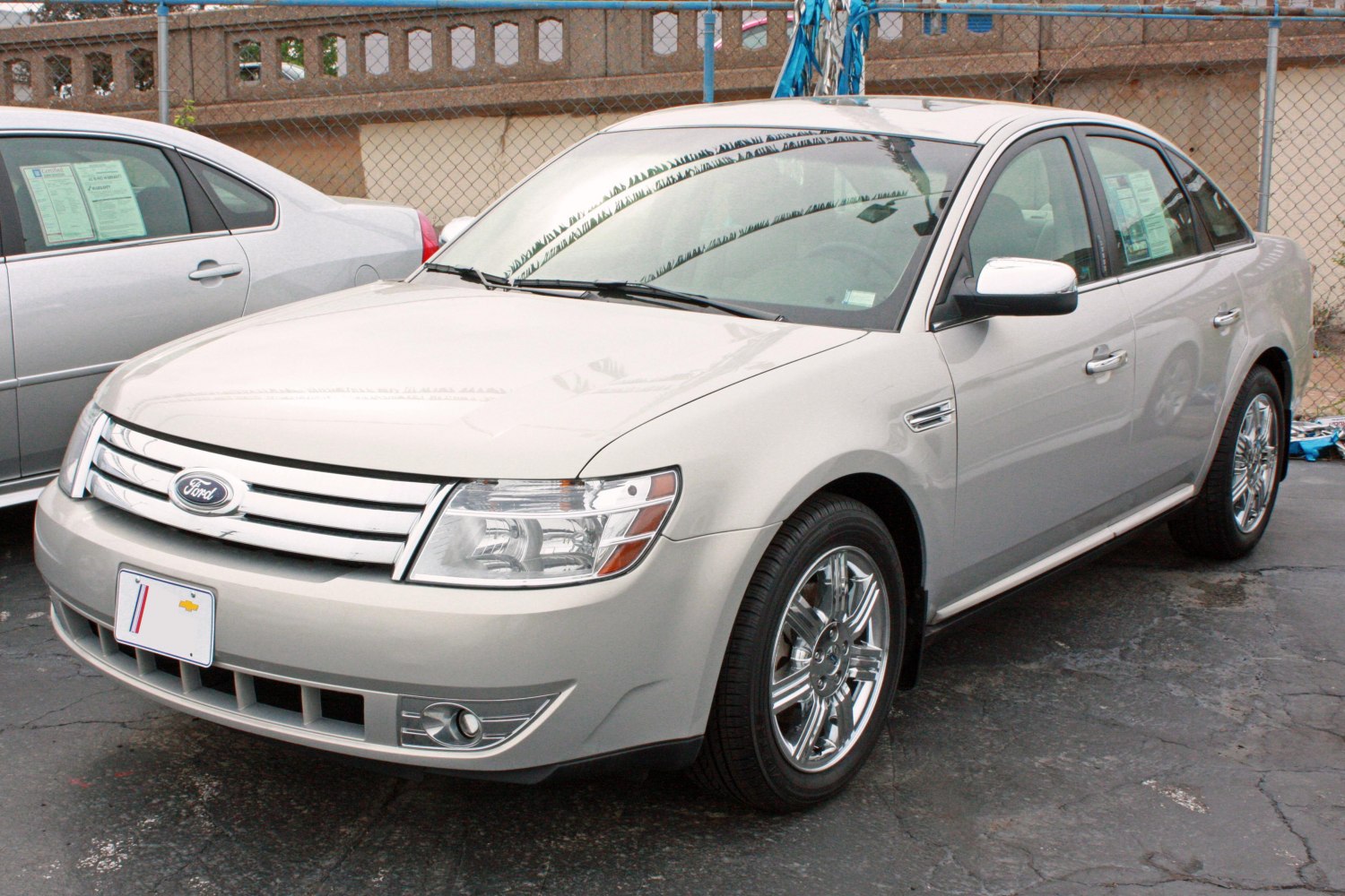 Ford Taurus 3.5 V6 24V (263 Hp) Automatic