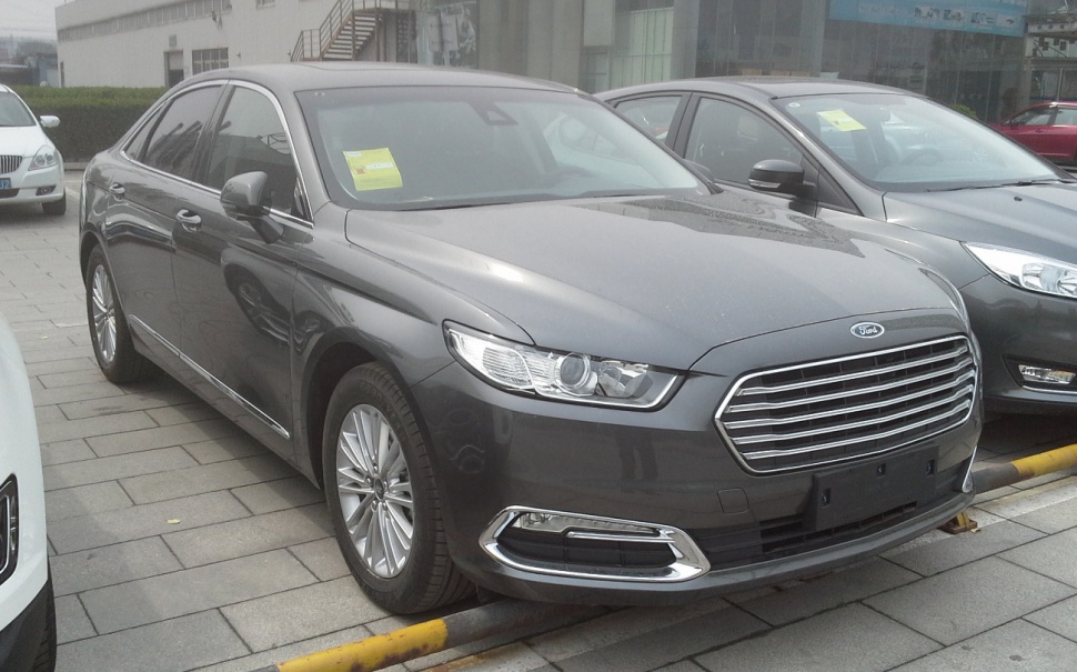 Ford Taurus EcoBoost 325 V6 (329 Hp)