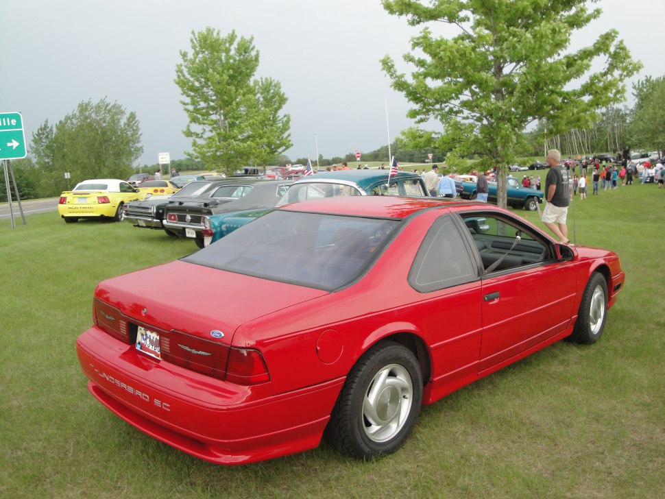 Ford Thunderbird 4.6i V8 (208 Hp)