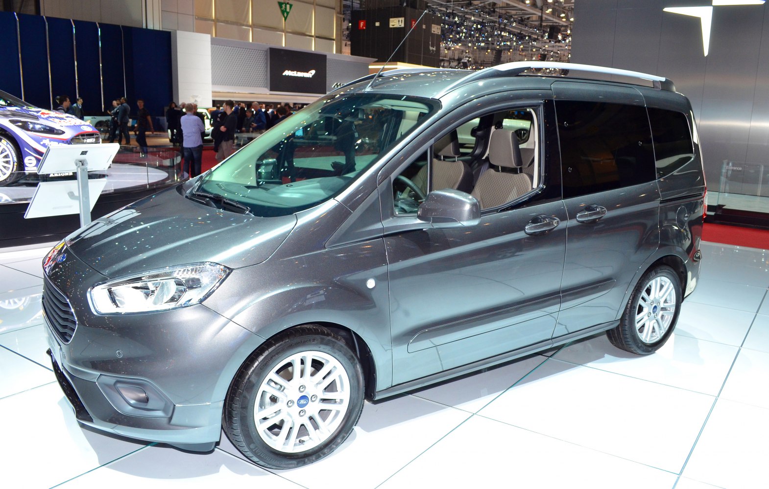 Ford Tourneo Courier 1.5 TDCi (100 Hp)