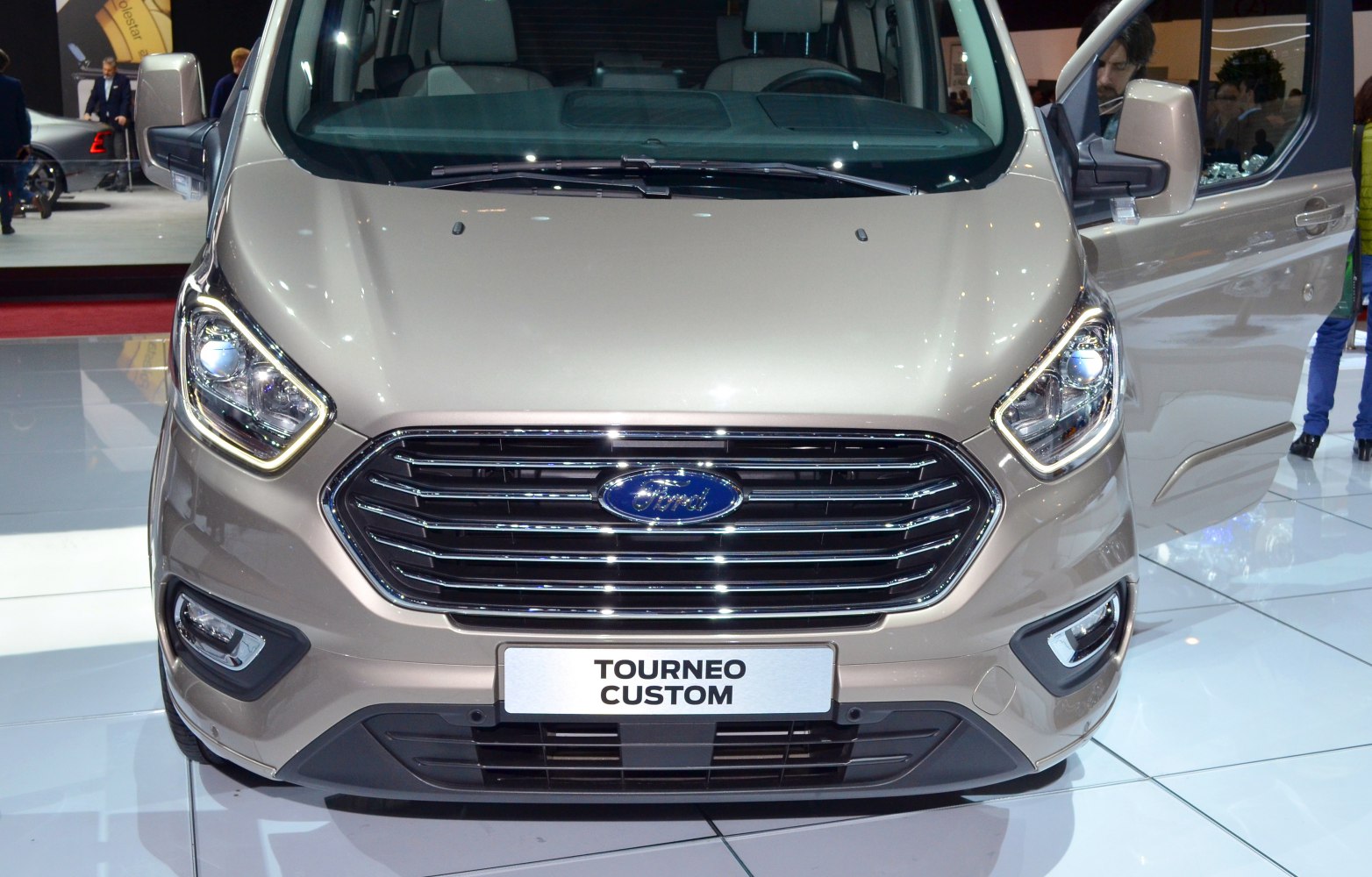 Ford Tourneo Custom 2.0 TDCi (105 Hp)