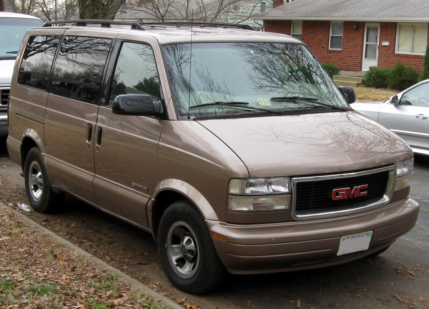 GMC Safari 4.3i V6 (190 Hp) 4x4 Automatic