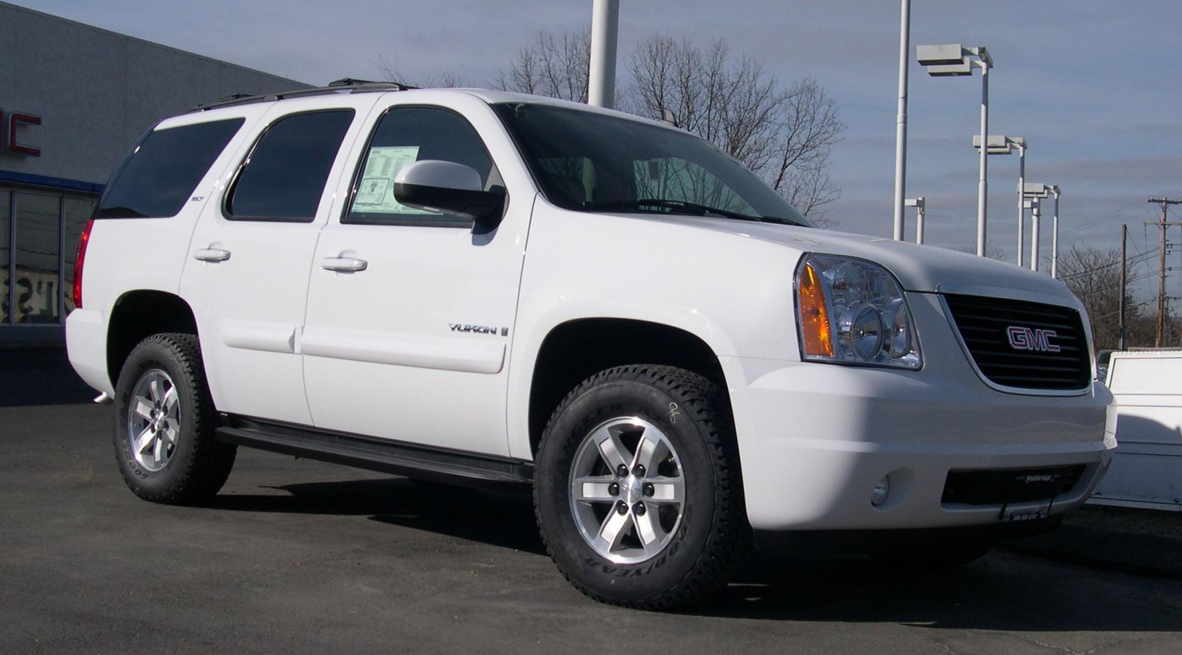 GMC Yukon 4.8 i V8 16V (295 Hp) Automatic