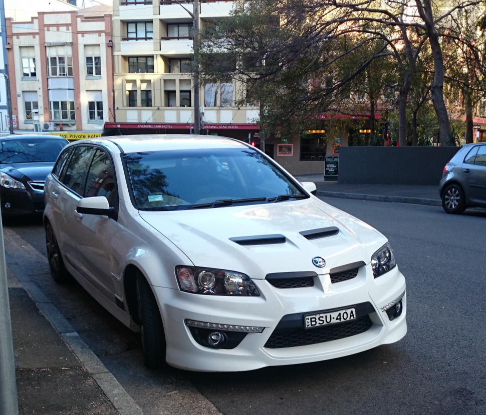 HSV Clubsport R8 6.2 V8 (442 Hp) Automatic