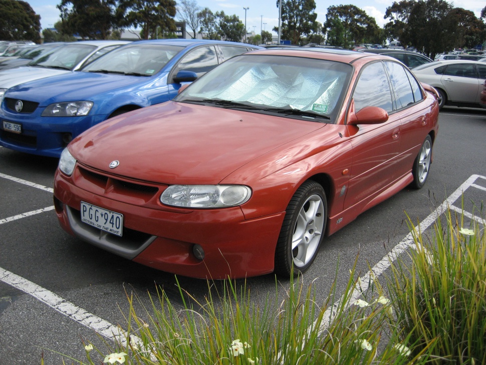 HSV Clubsport R8 5.7 V8 (340 Hp) Automatic