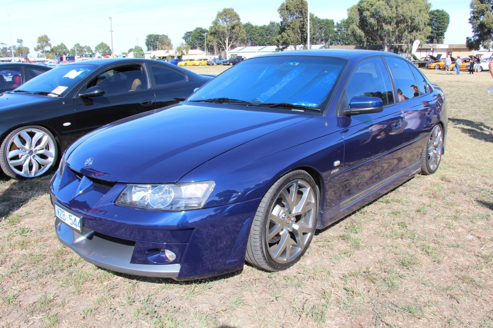 HSV Clubsport R8 5.7 V8 (354 Hp) Automatic