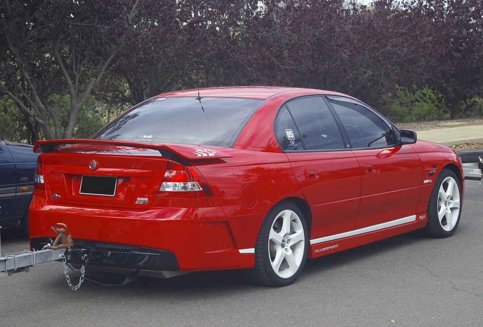 HSV Clubsport R8 6.0 V8 (404 Hp)