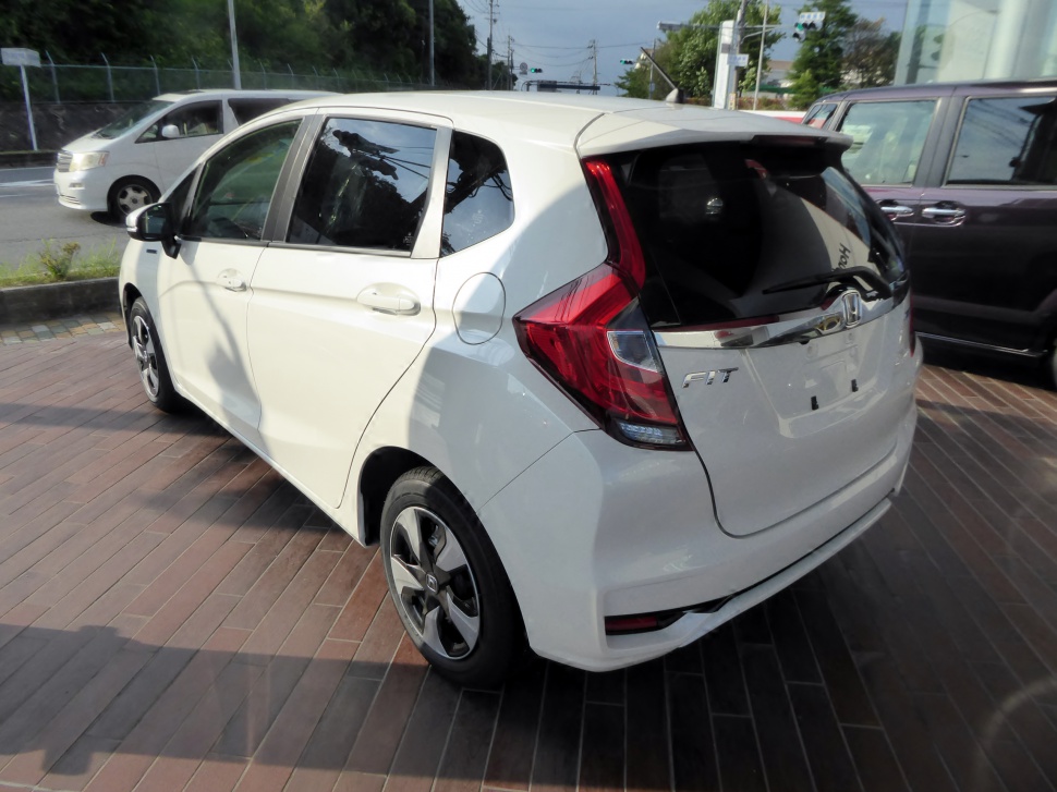 Honda FIT 1.5 (137 Hp) Hybrid 4WD DCT