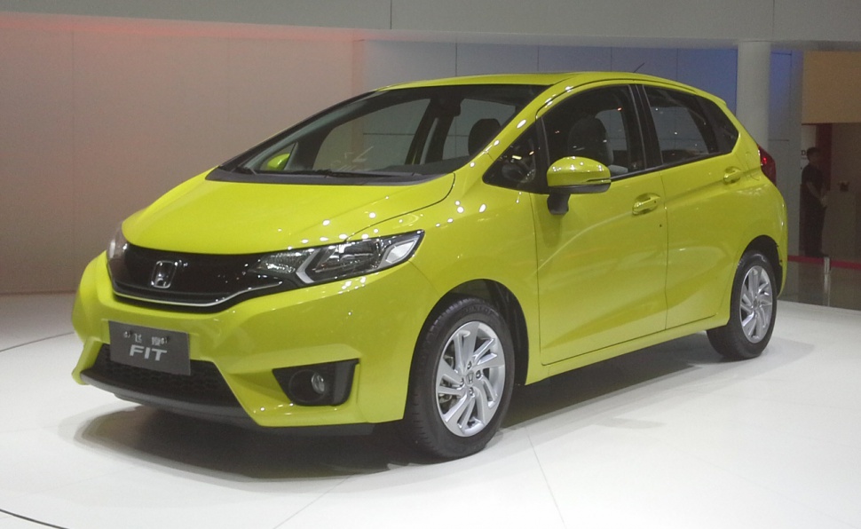 Honda FIT 1.3 (100 Hp) 4WD Automatic