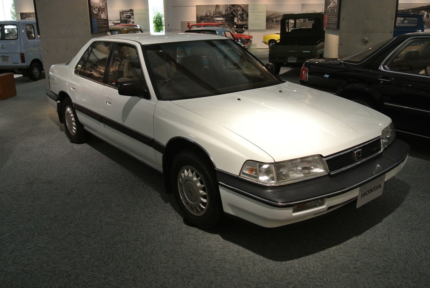 Honda Legend 2.5 i (HS) (173 Hp)