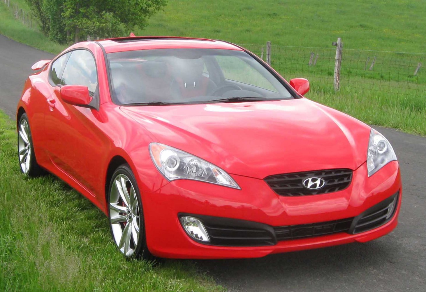 Hyundai Genesis 3.8 V6 24V (306 Hp) Automatic