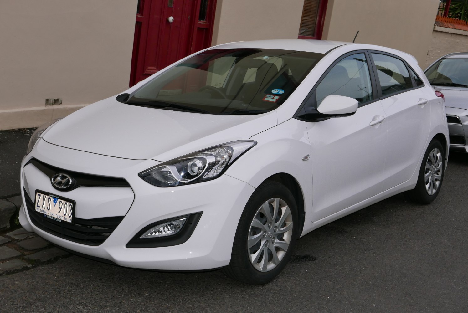 Hyundai i30 1.4 (100 Hp)