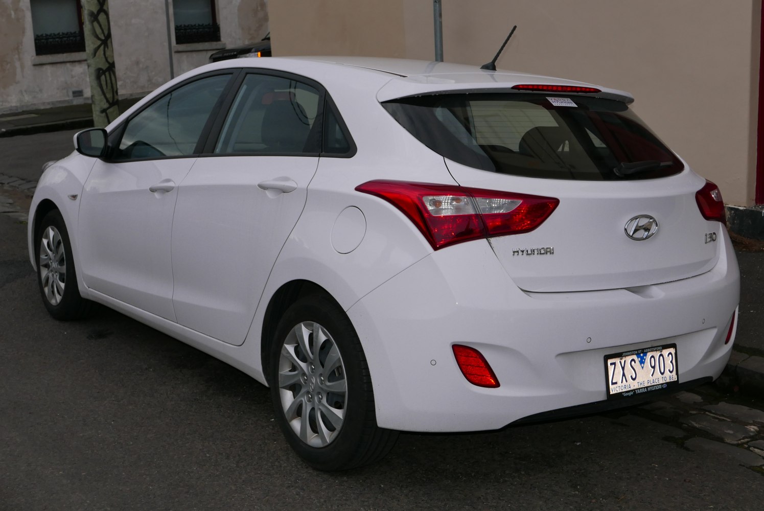 Hyundai i30 1.4 (100 Hp)