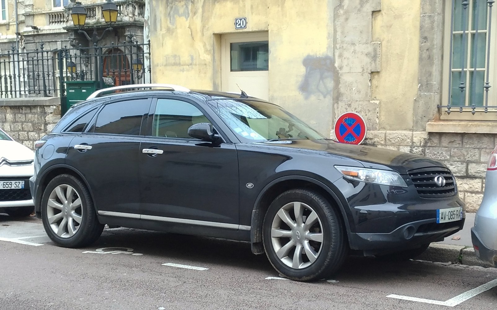 Infiniti FX 45 V8 32V (319 Hp) AWD