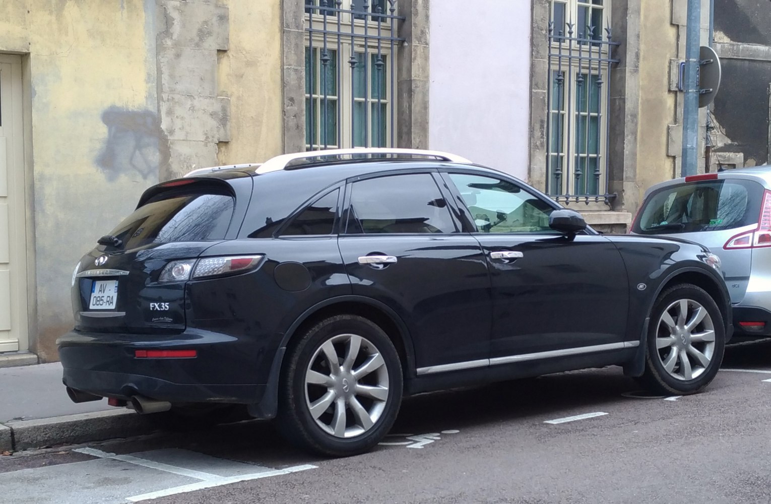 Infiniti FX 45 V8 32V (319 Hp) AWD