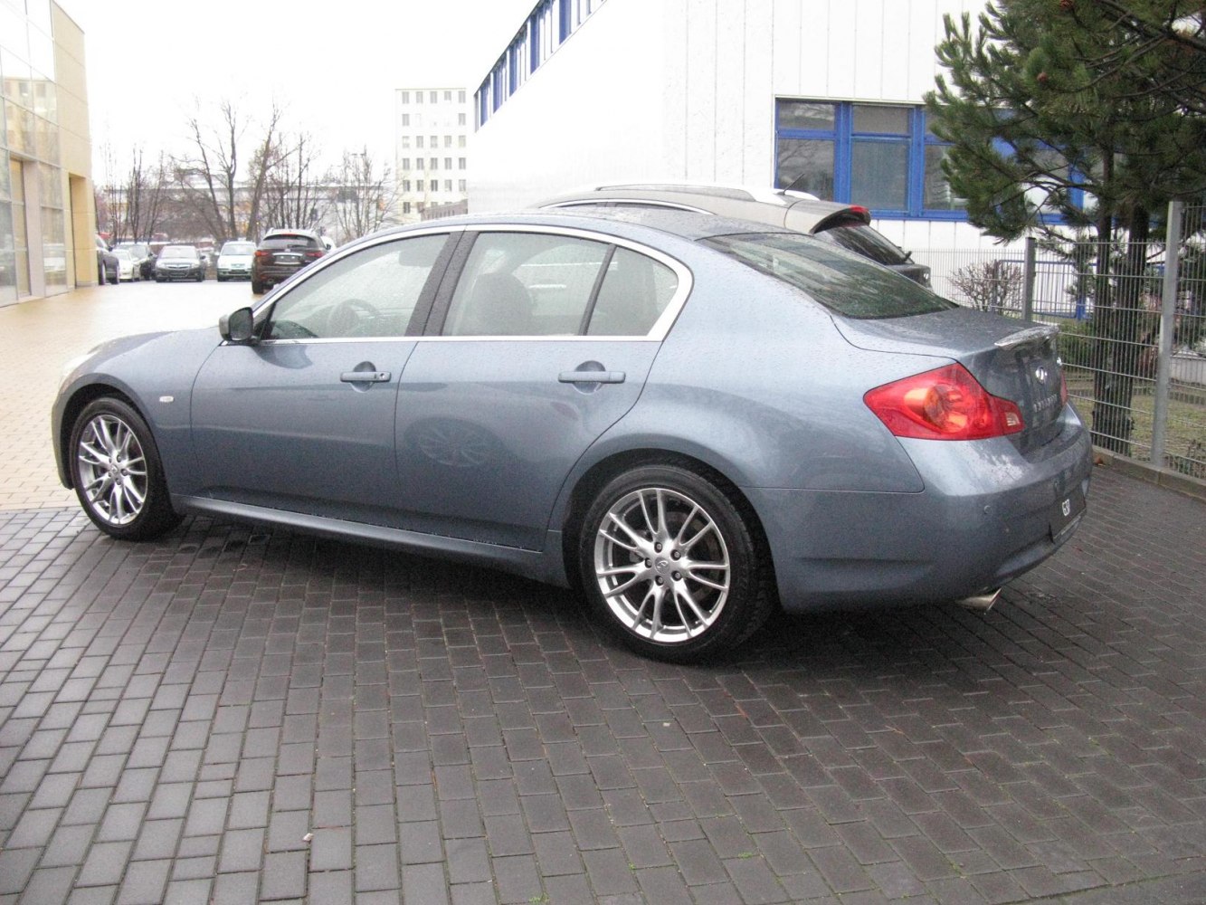 Infiniti G 3.7 V6 (328 Hp)