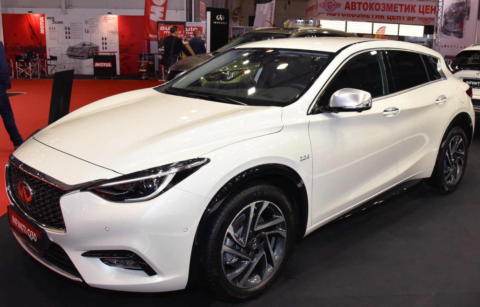 Infiniti Q30