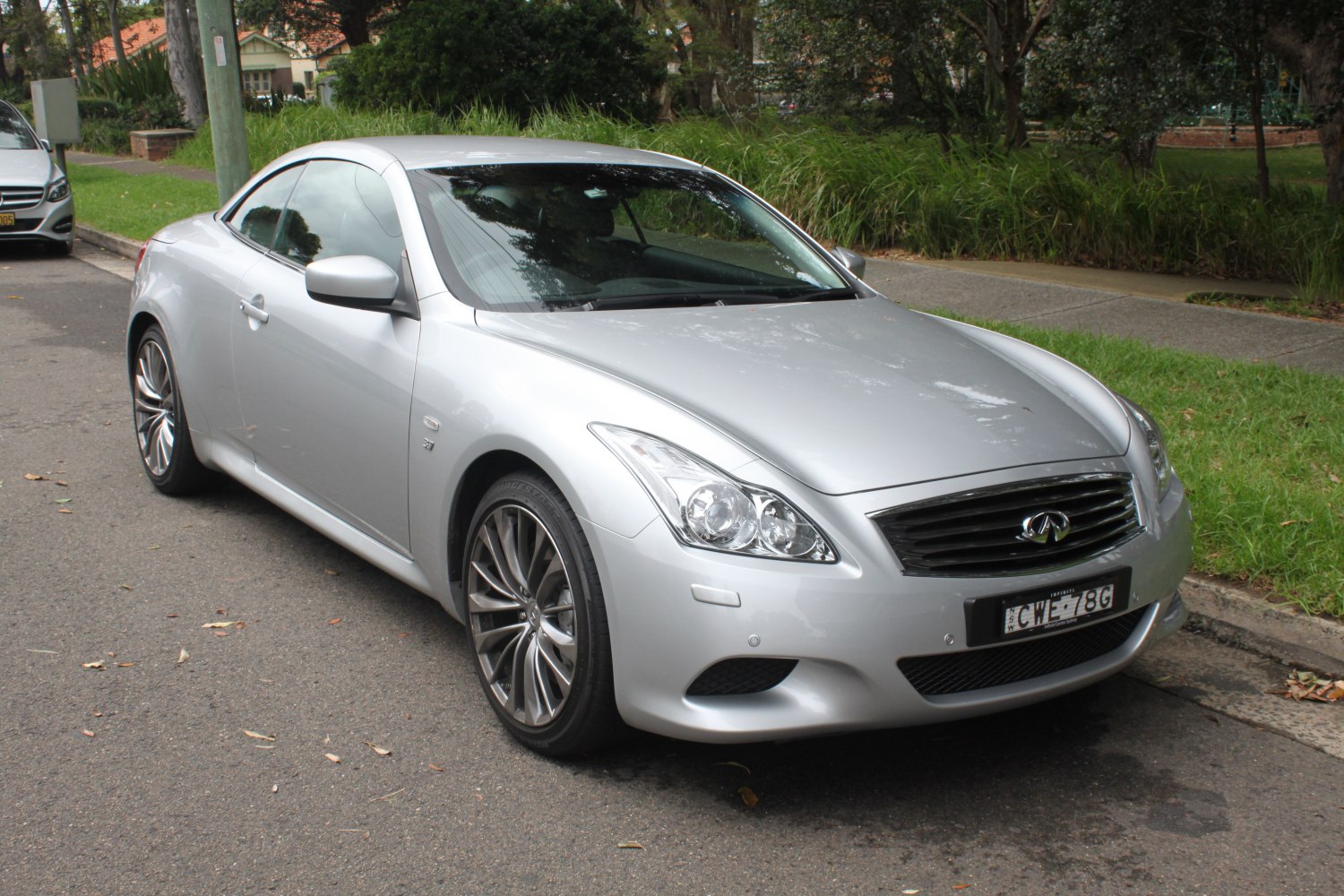 Infiniti Q60 3.7 V6 (320 Hp) Automatic