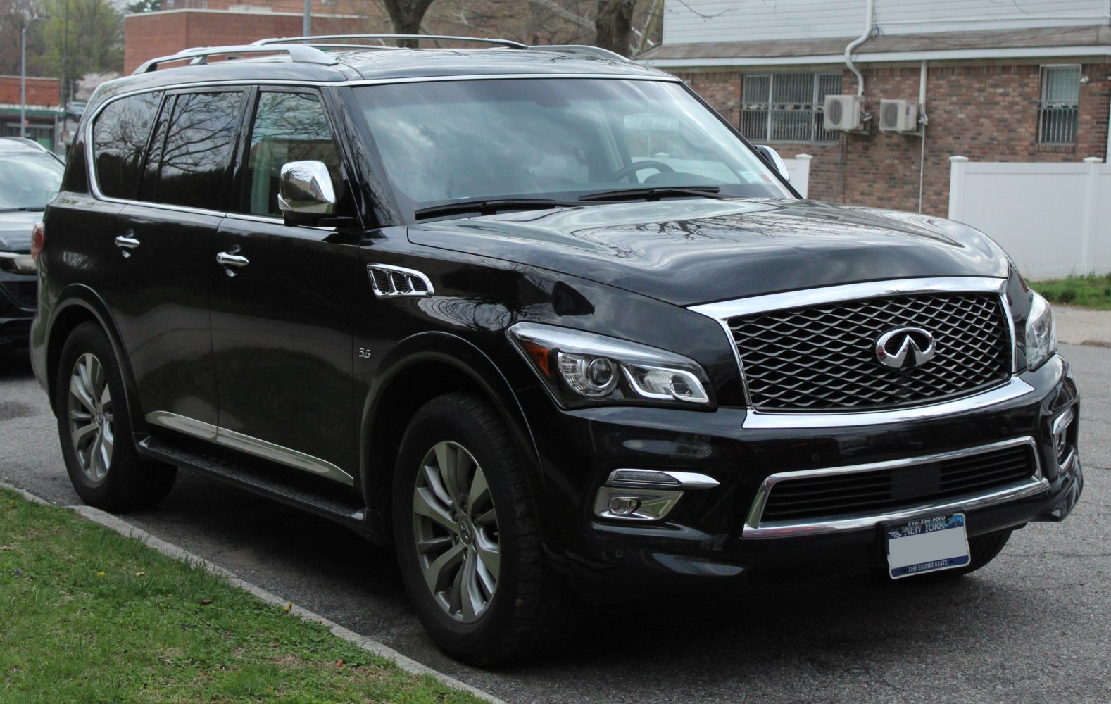 Infiniti QX80 5.6 V8 (405 Hp) Automatic