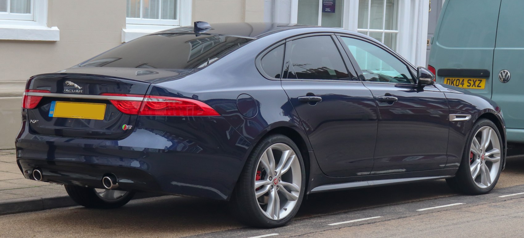 Jaguar XF 2.0 (300 Hp) AWD Automatic