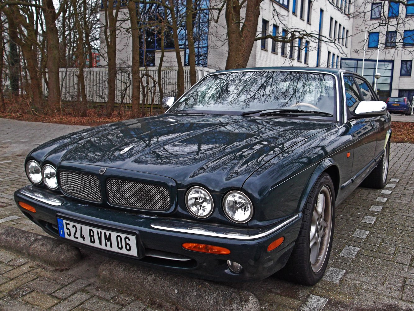 Jaguar XJ 4.0 V8 32V Sovereign LBW (284 Hp) Automatic