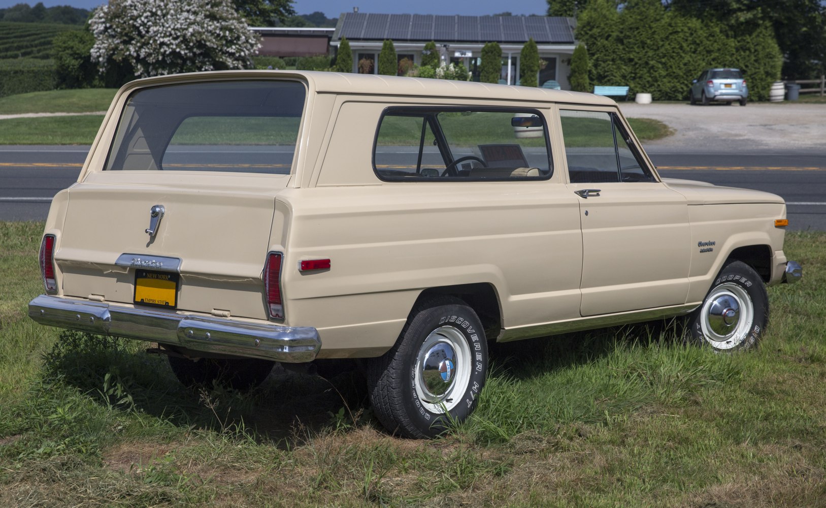 Jeep Cherokee Chief 5.9 V8 (182 Hp) 4WD Automatic