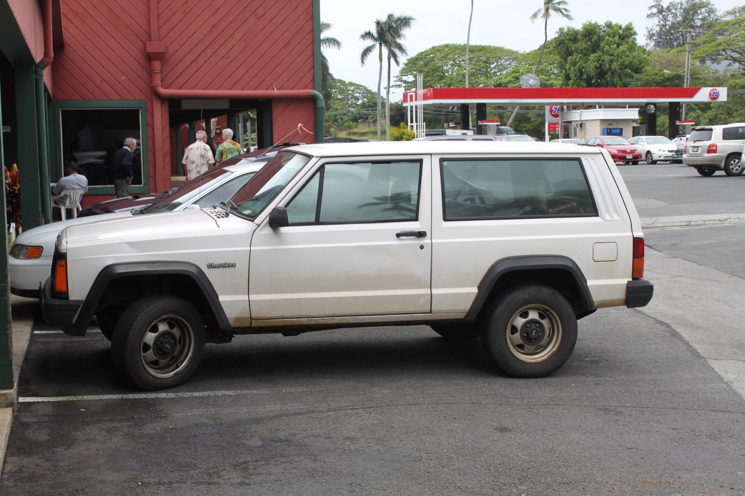 Jeep Cherokee 4.0 i Country (190 Hp)