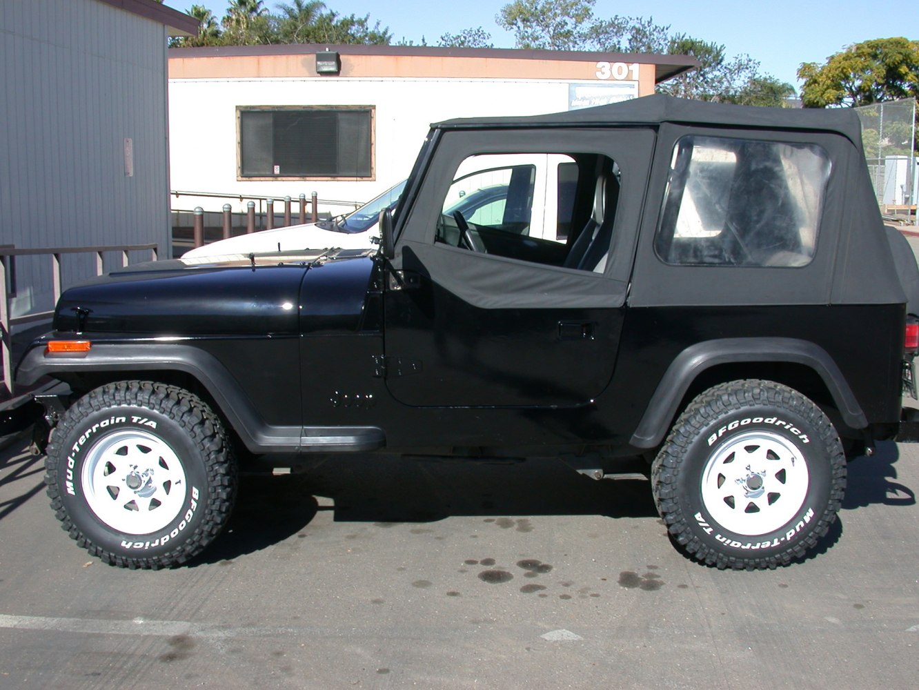 Jeep Wrangler 2.5 i (121 Hp)