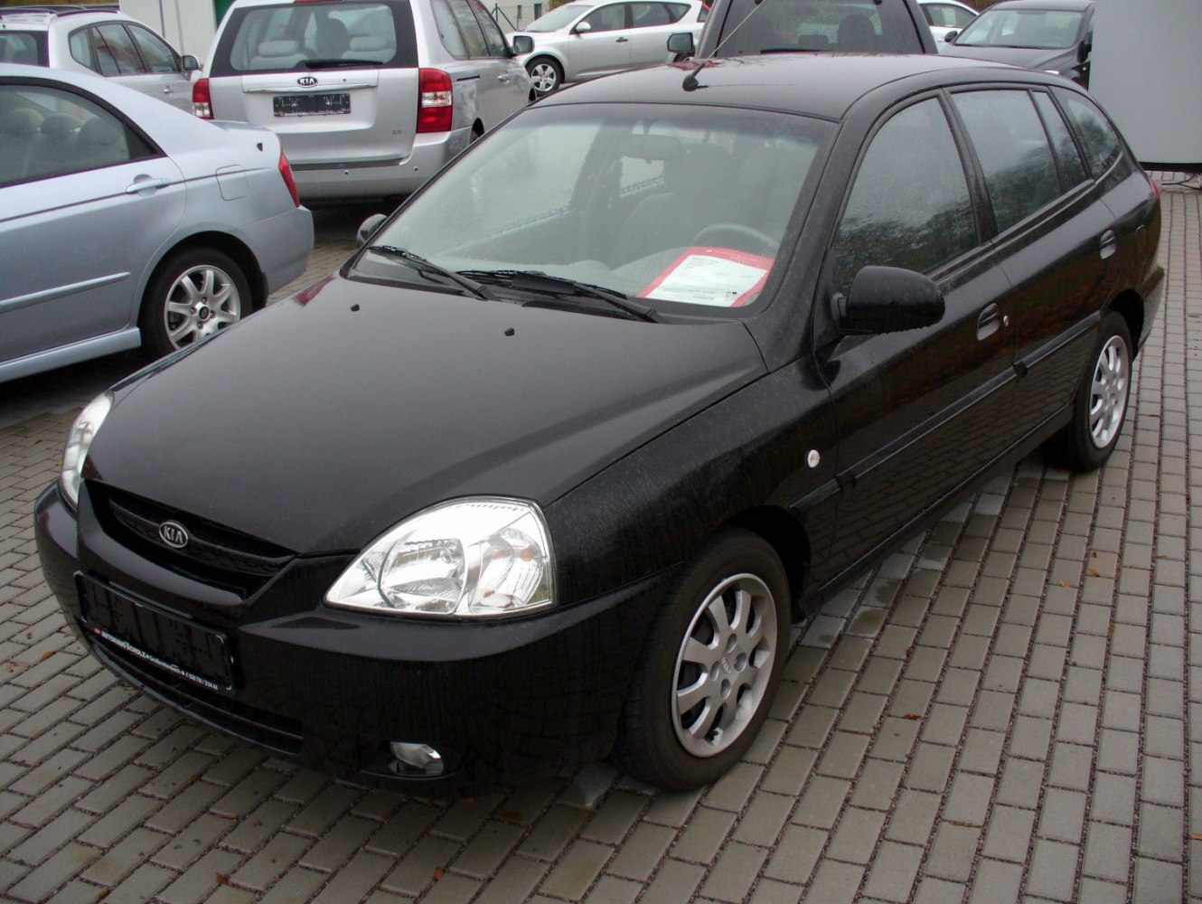 Kia Rio 1.3 i (82 Hp)