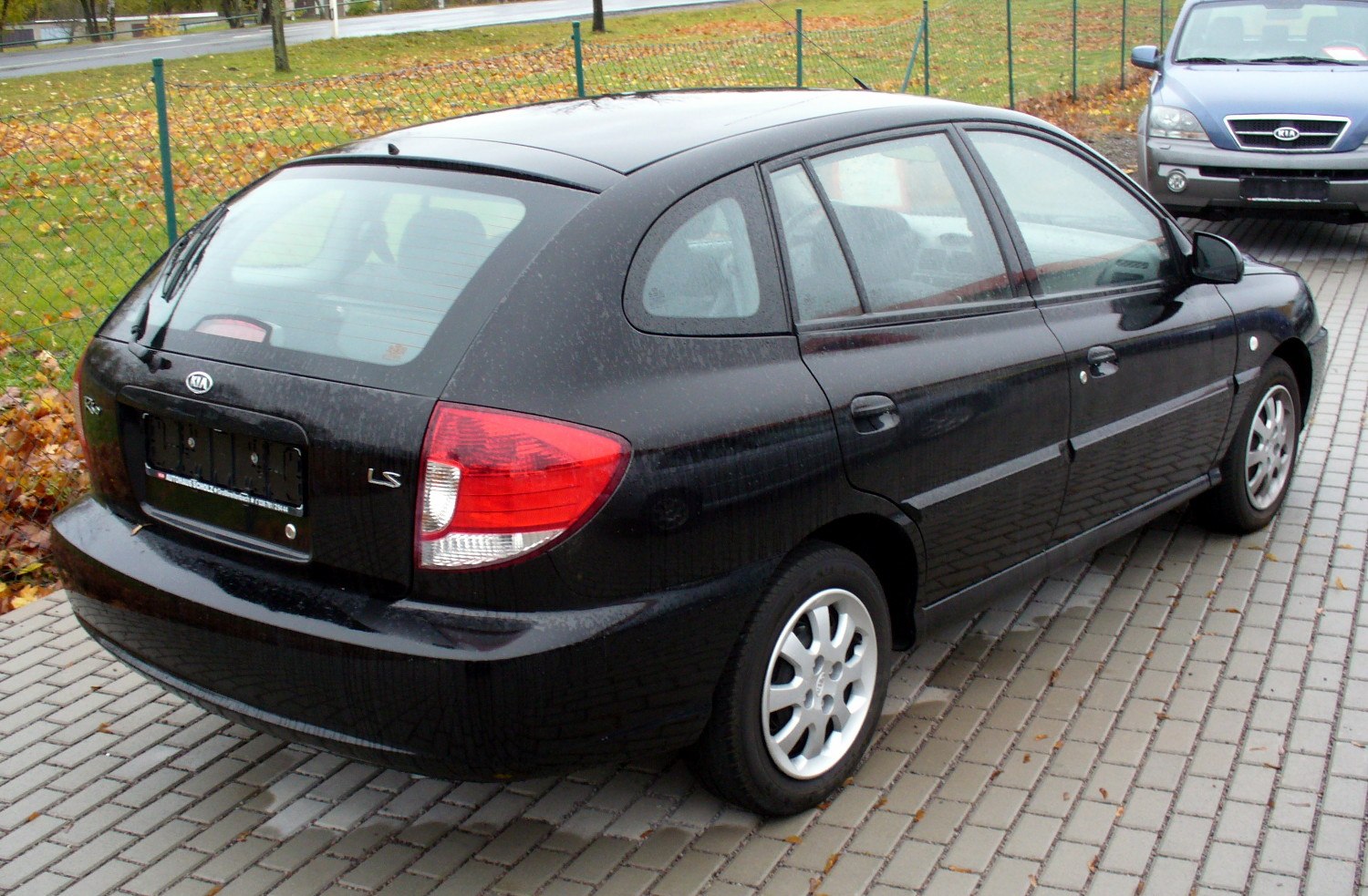 Kia Rio 1.3 i (82 Hp)