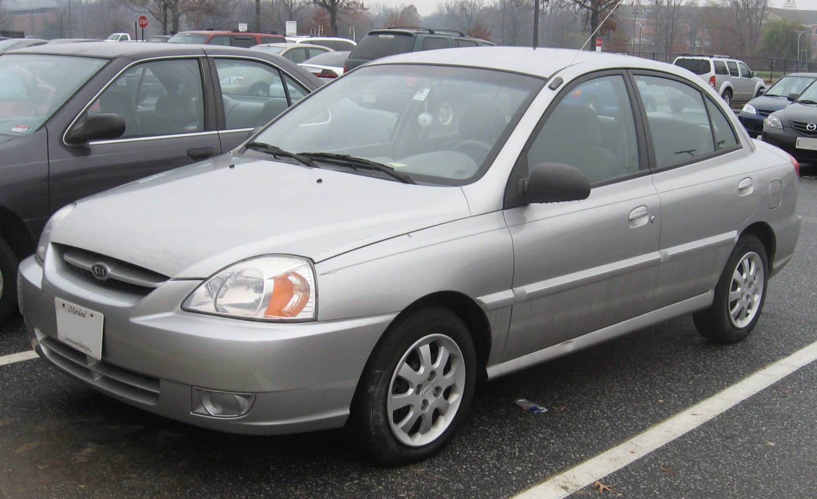 Kia Rio 1.3i (82 Hp)