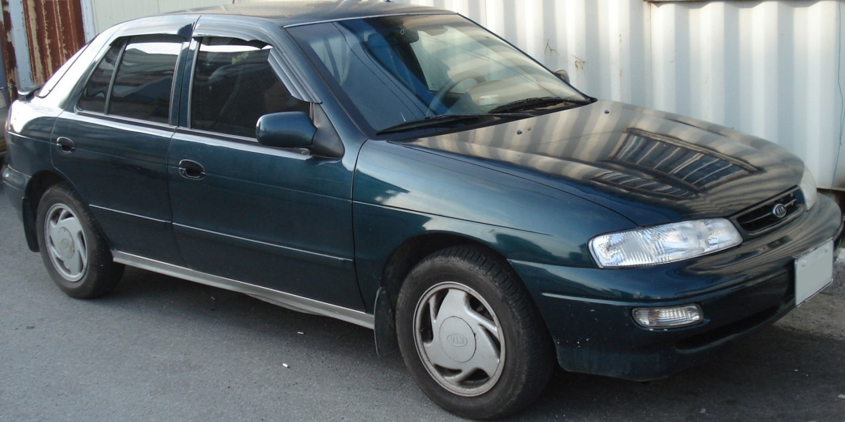 Kia Sephia 1.5 i 16V (80 Hp)