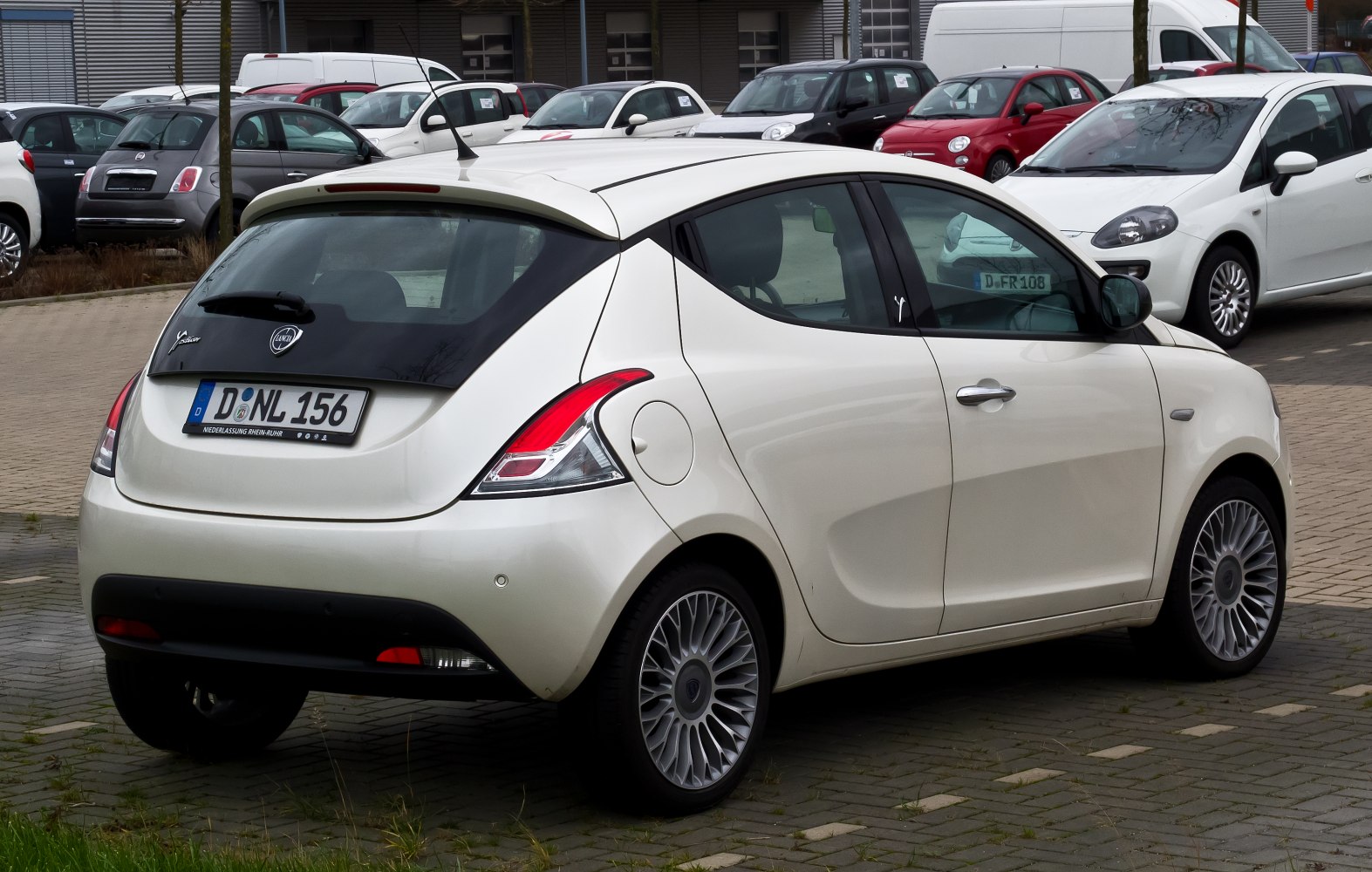 Lancia Ypsilon 0.9 TwinAir (85 Hp) DFN start & stop