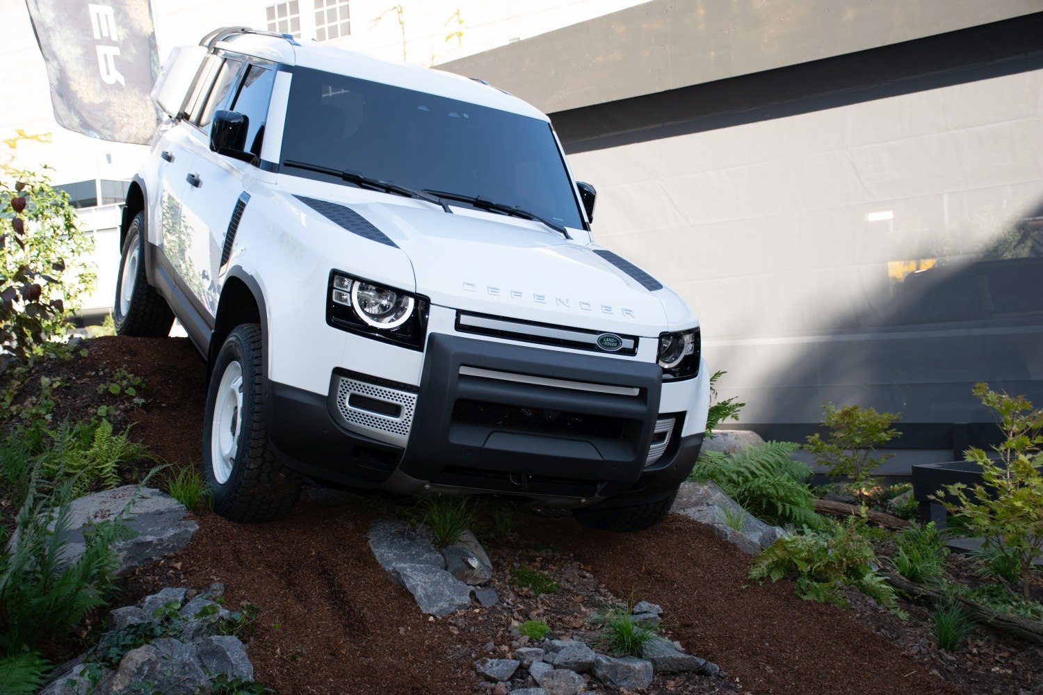 Land Rover Defender 3.0 D300 (299 Hp) Mild Hybrid AWD Automatic