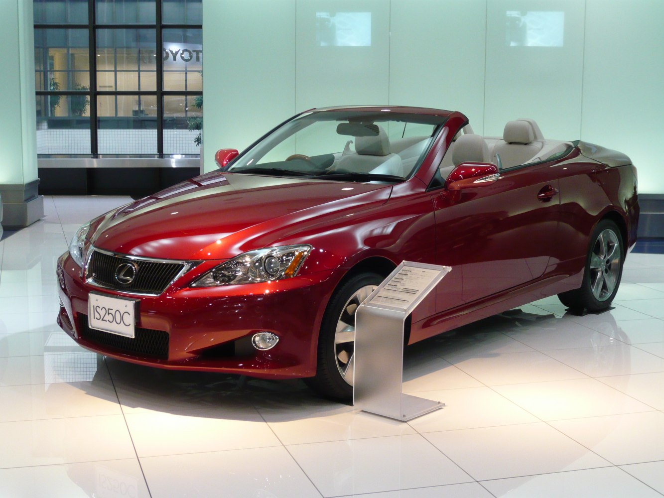 Lexus IS 250C AWD (208 Hp)