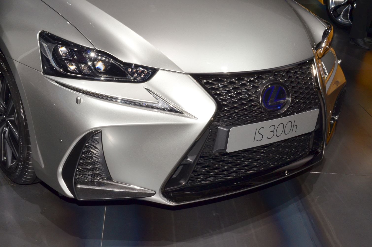 Lexus IS 300 V6 (260 Hp) AWD ECT