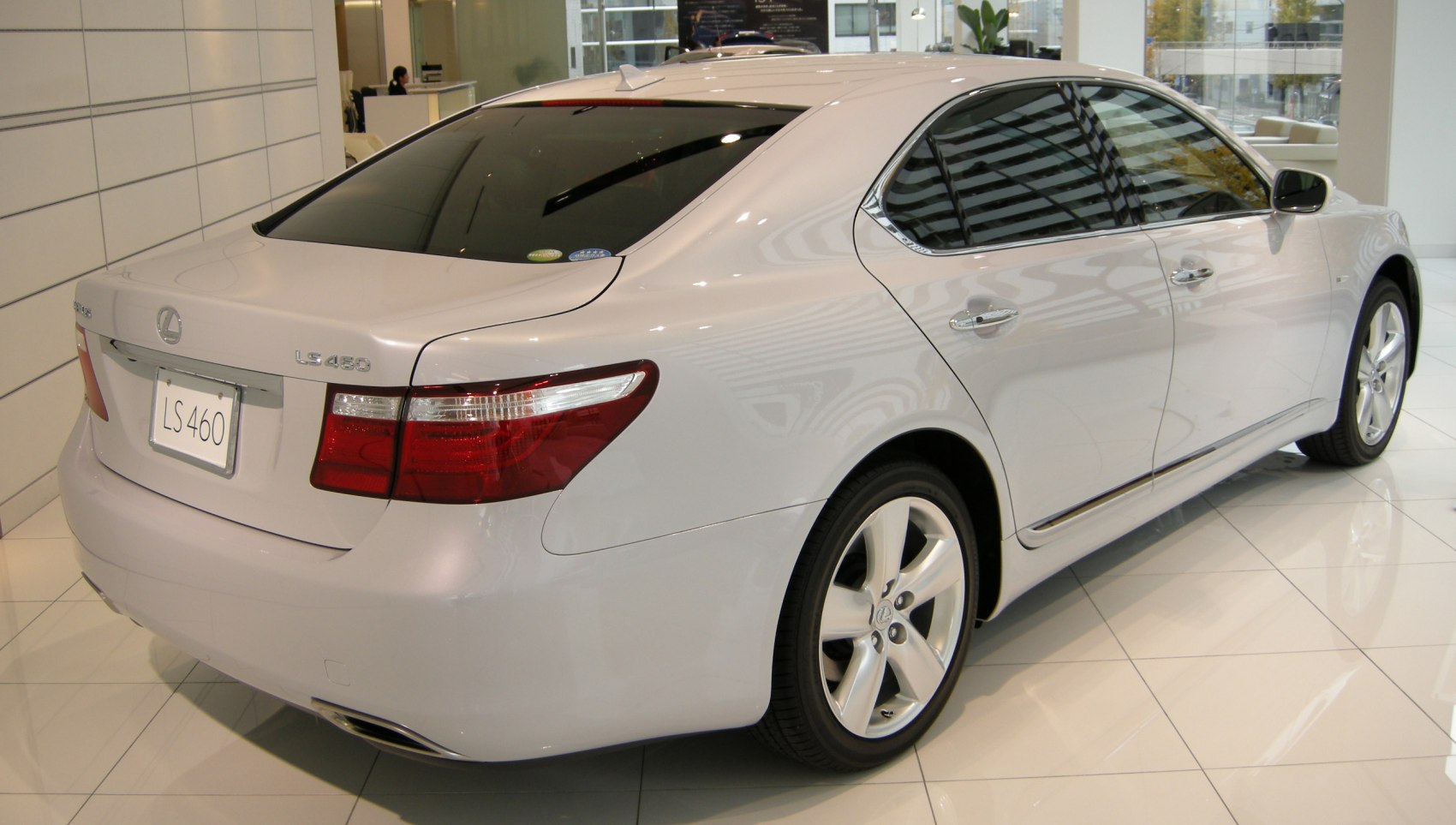 Lexus LS 460 V8 (367 Hp) AWD Automatic