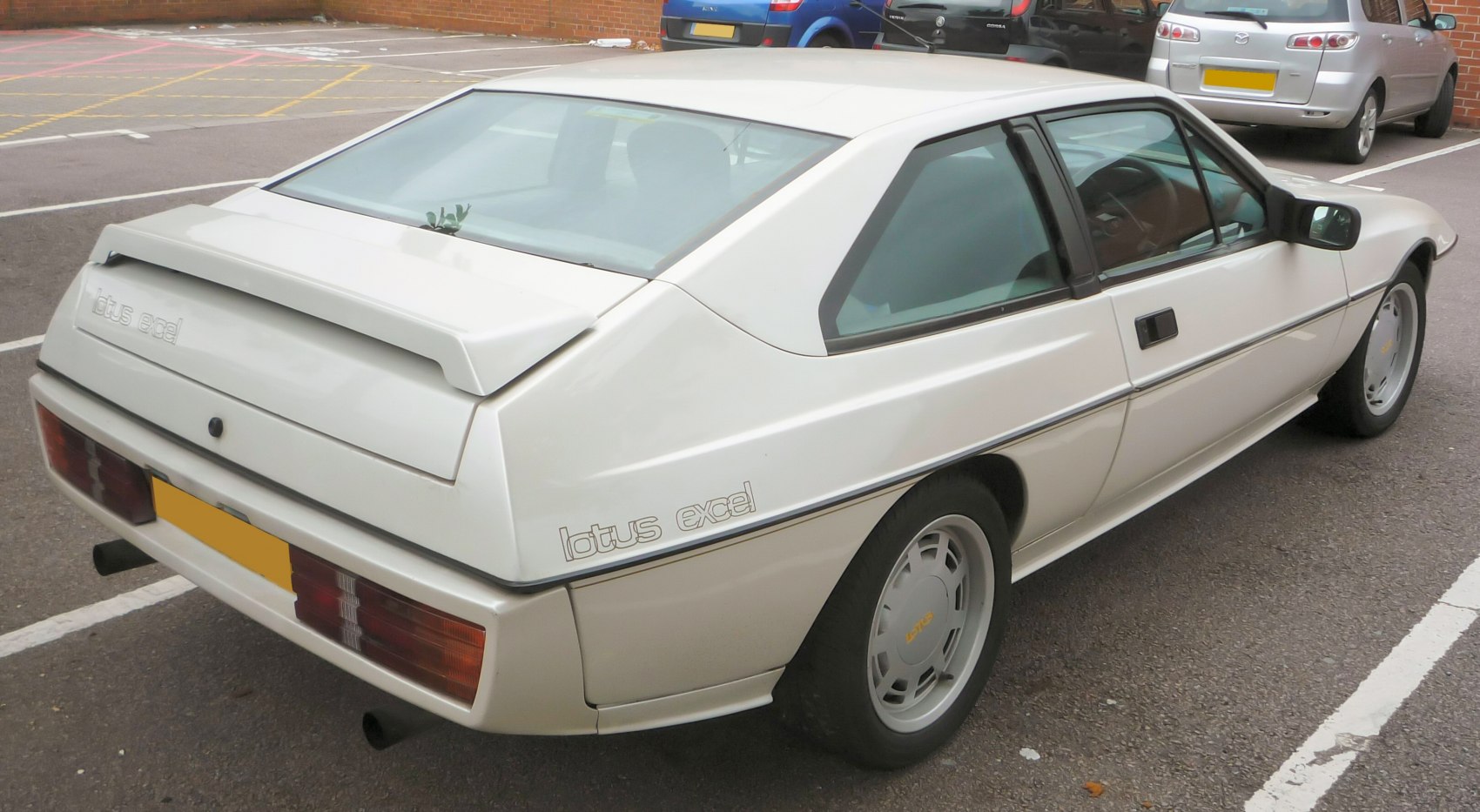 Lotus Excel 2.2 SE/SA (184 Hp)