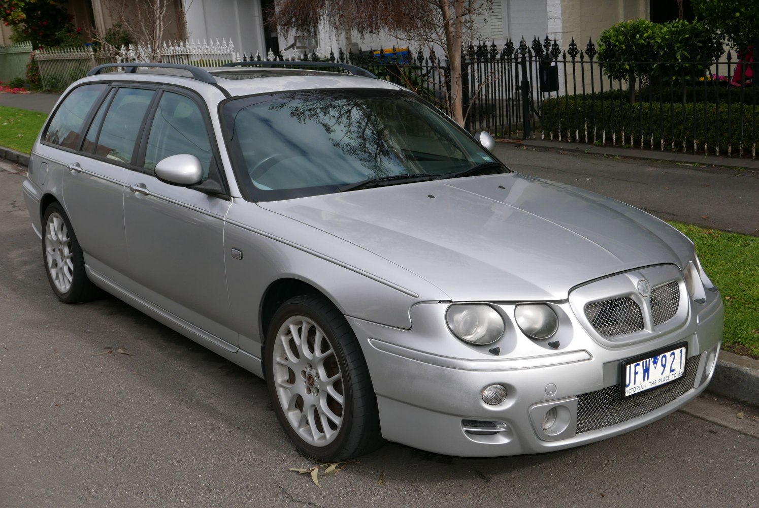 MG ZT