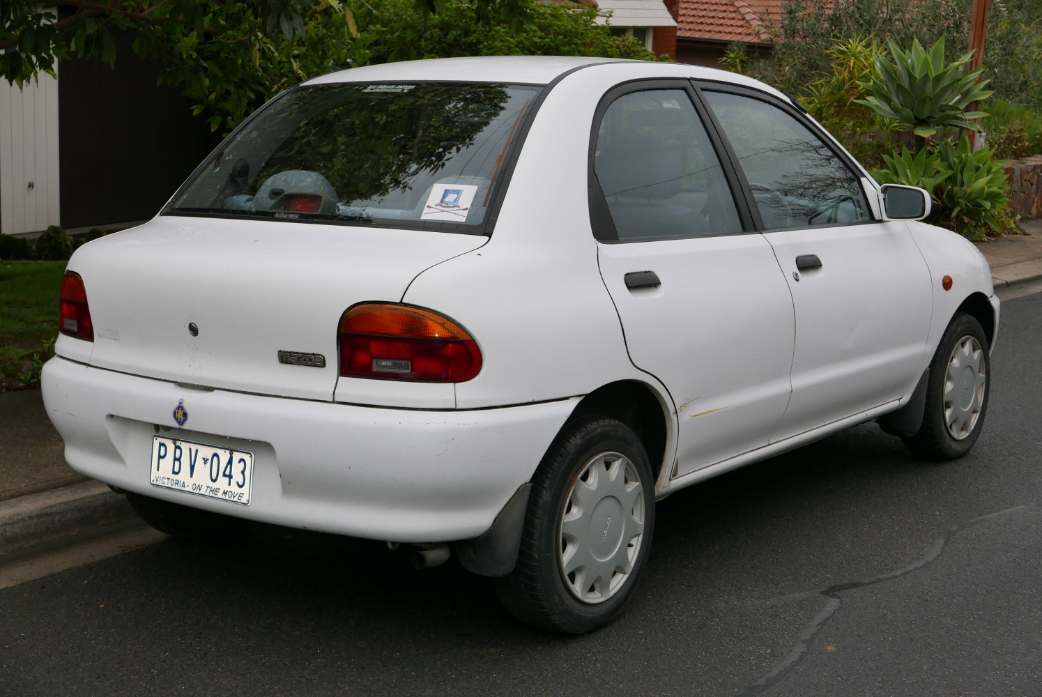 Mazda 121 1.3 16V (72 Hp)