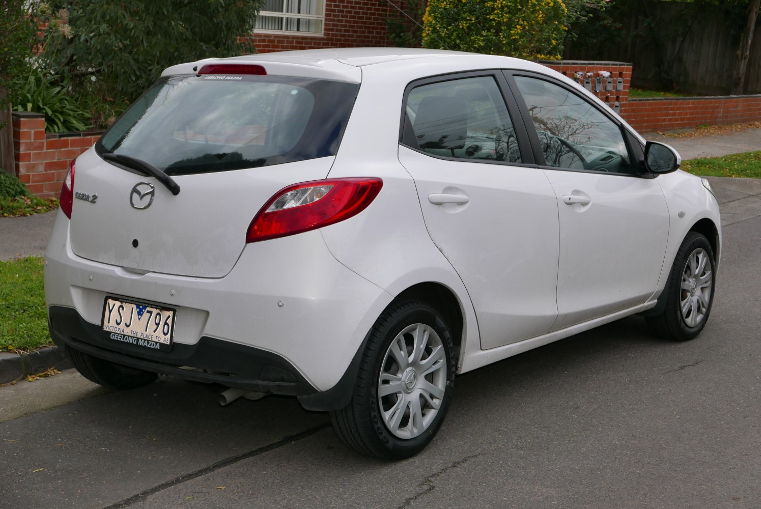 Mazda 2 1.3i (75 Hp)