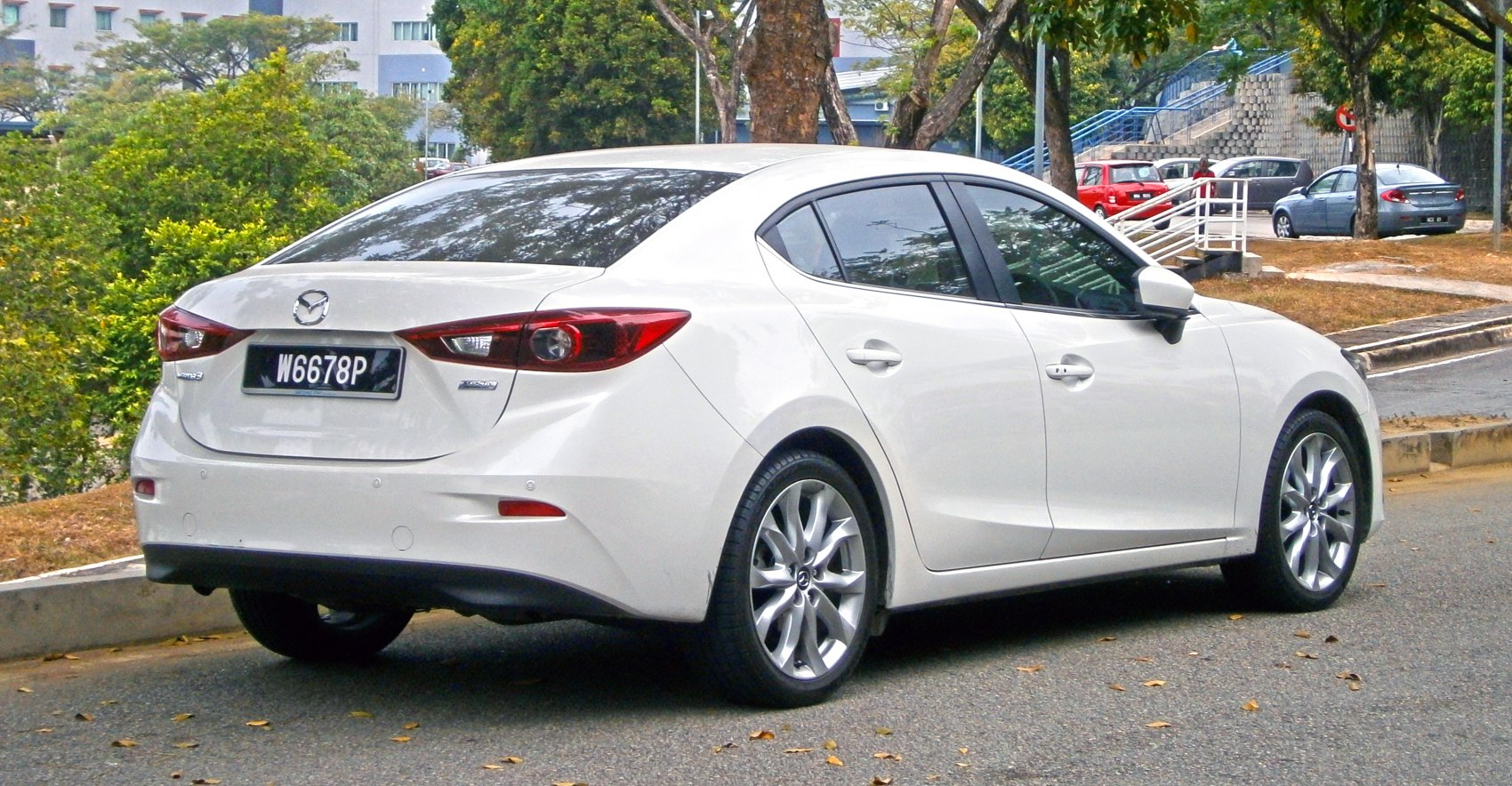 Mazda 3 1.5 SkyActiv-G (100 Hp)