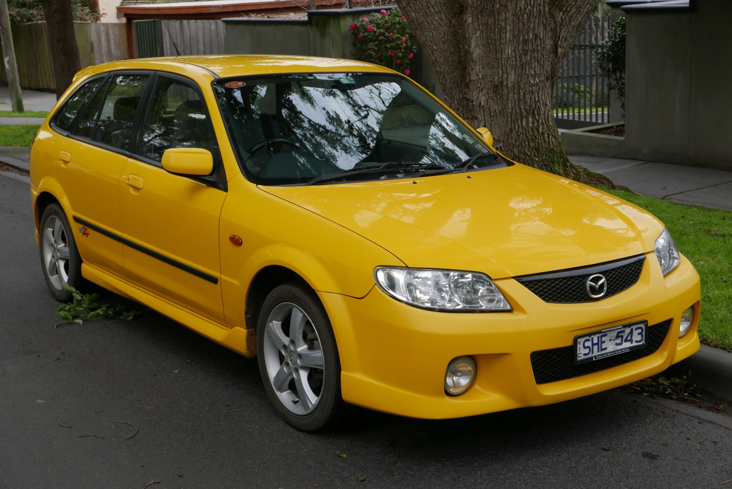 Mazda 323 1.3 i 16V (73 Hp)